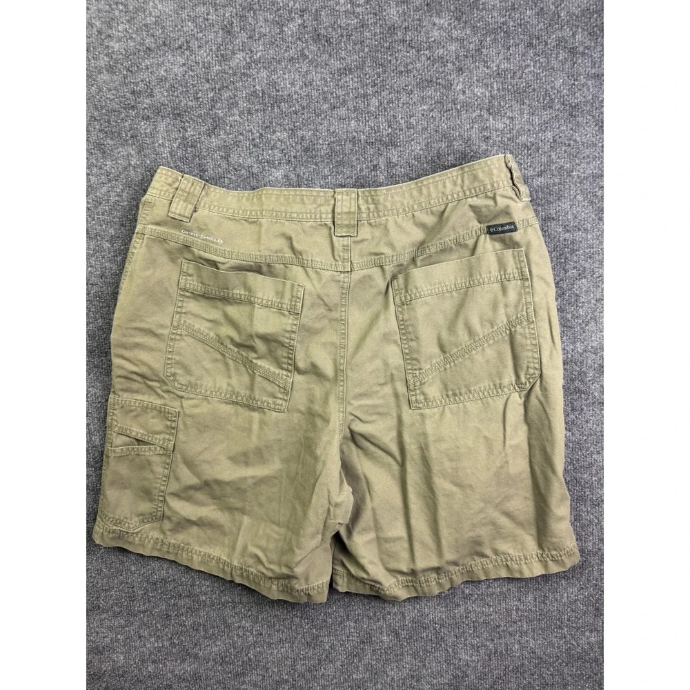 Columbia Cargo Shorts Mens 38 Green Omni-Shield‎ Cotton Canvas Hiking XM4452